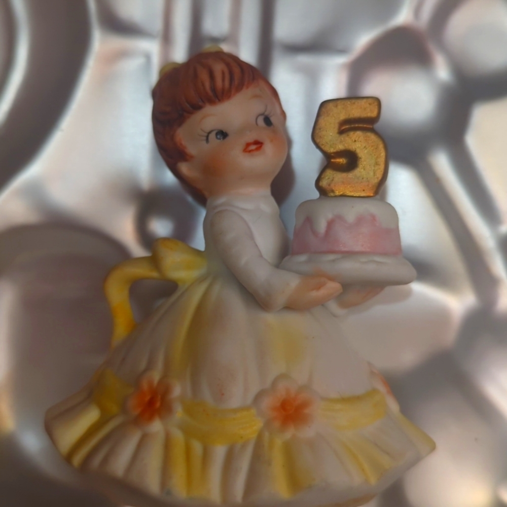 Vintage retro birthday girl 5 figurine enesco